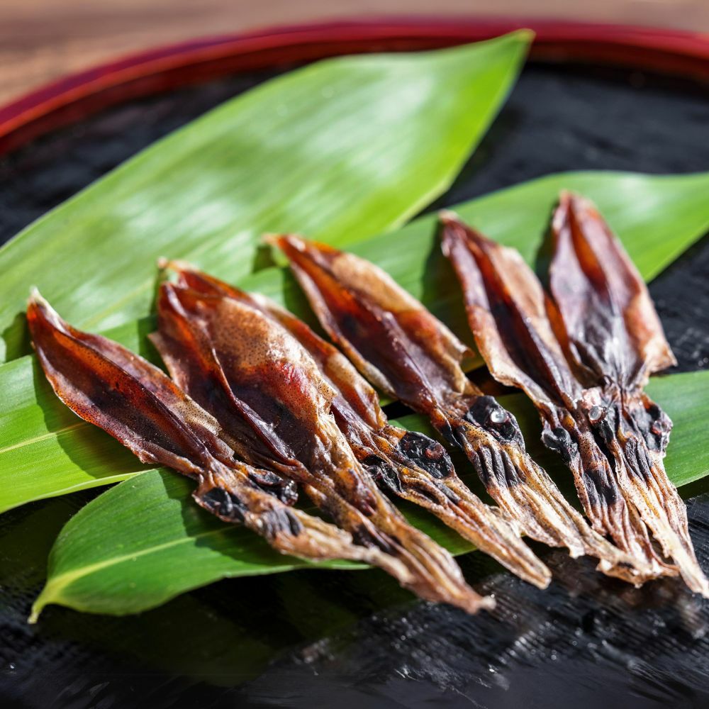 ほたるいか一夜干しの皿盛り画像です。